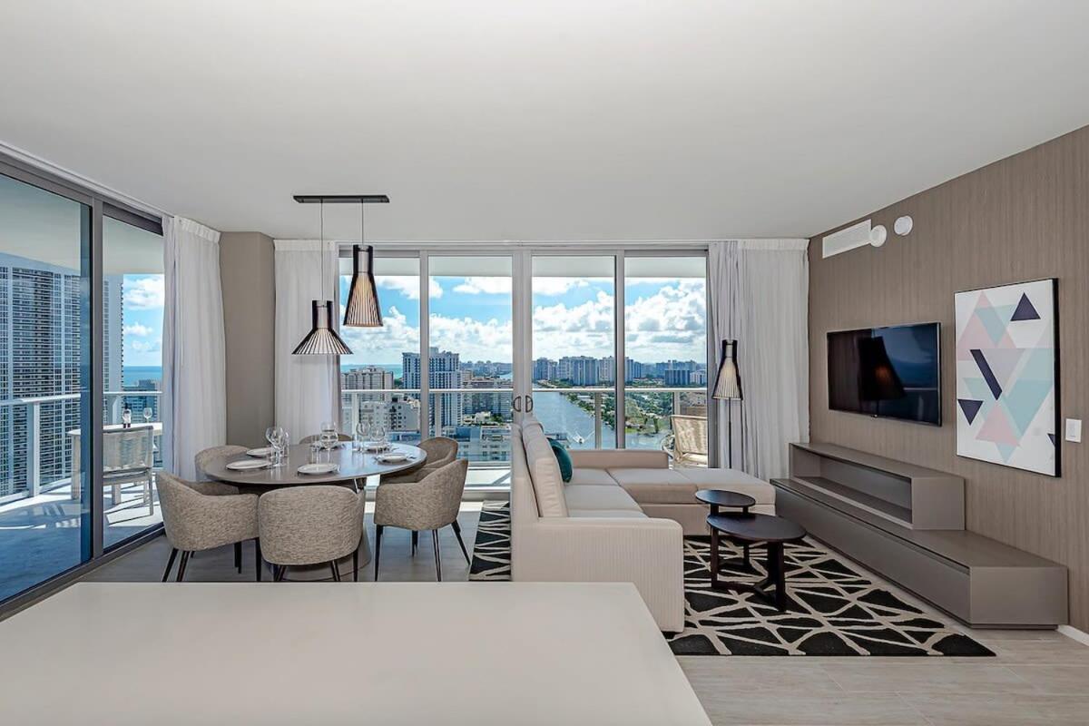 Apartament Wrap Around Balcony - Insane Views - Amazing Pools Hollywood Zewnętrze zdjęcie