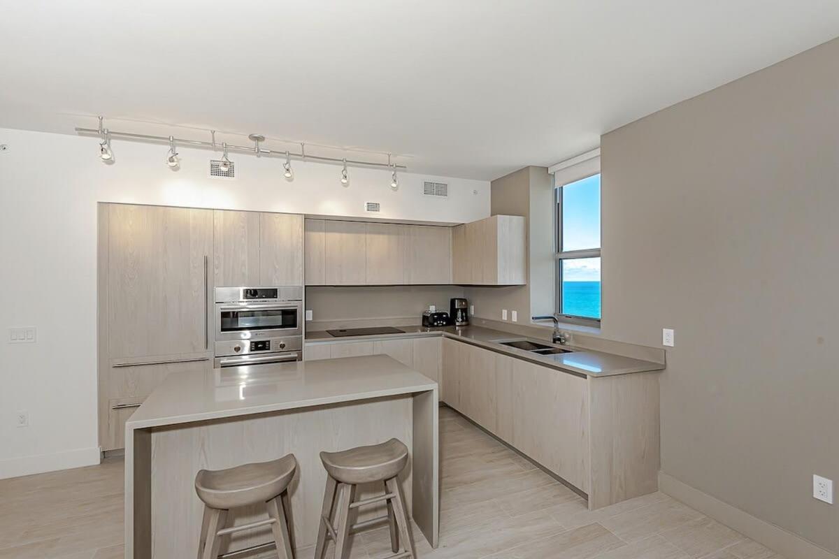 Apartament Wrap Around Balcony - Insane Views - Amazing Pools Hollywood Zewnętrze zdjęcie