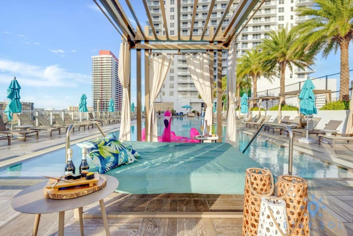 Apartament Wrap Around Balcony - Insane Views - Amazing Pools Hollywood Zewnętrze zdjęcie