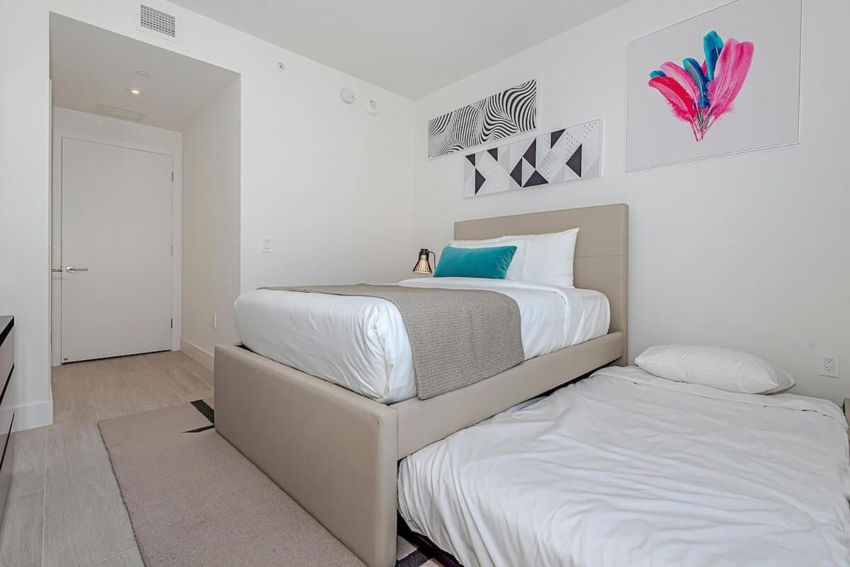 Apartament Wrap Around Balcony - Insane Views - Amazing Pools Hollywood Zewnętrze zdjęcie