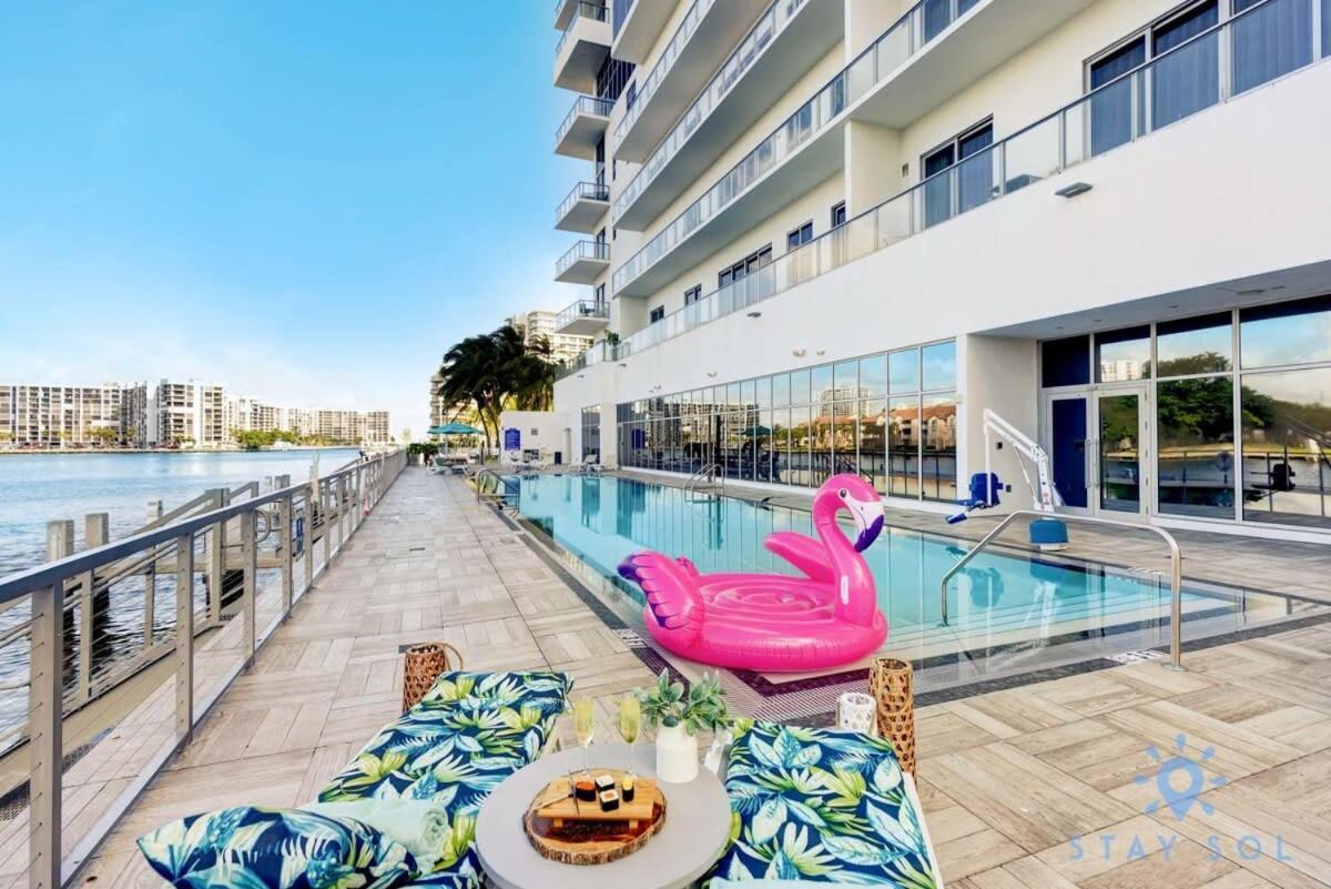 Apartament Wrap Around Balcony - Insane Views - Amazing Pools Hollywood Zewnętrze zdjęcie