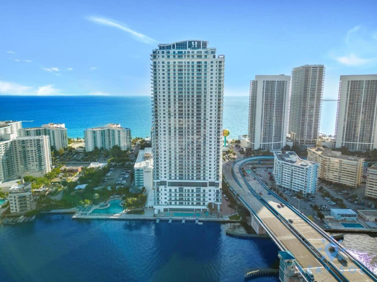 Apartament Wrap Around Balcony - Insane Views - Amazing Pools Hollywood Zewnętrze zdjęcie