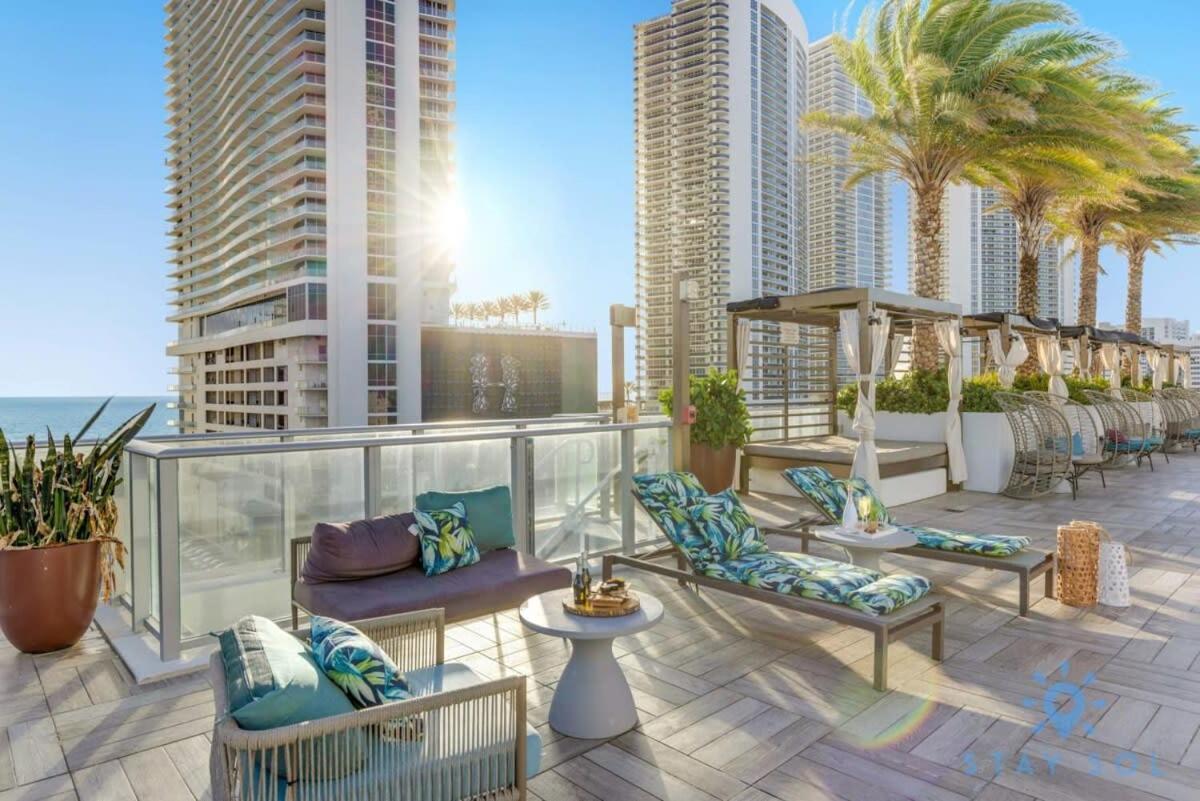 Apartament Wrap Around Balcony - Insane Views - Amazing Pools Hollywood Zewnętrze zdjęcie