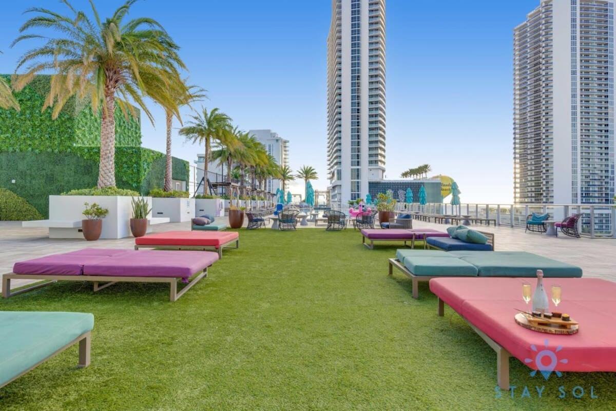 Apartament Wrap Around Balcony - Insane Views - Amazing Pools Hollywood Zewnętrze zdjęcie