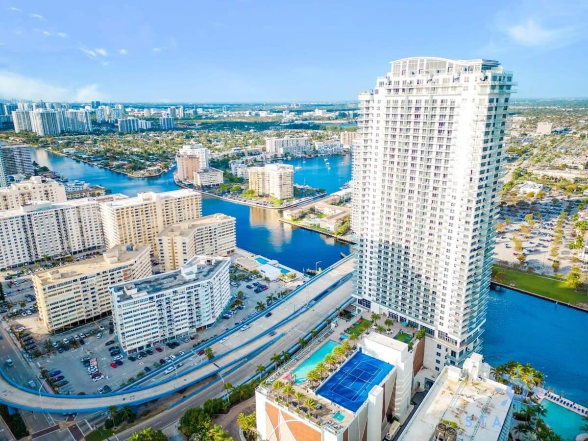 Apartament Wrap Around Balcony - Insane Views - Amazing Pools Hollywood Zewnętrze zdjęcie